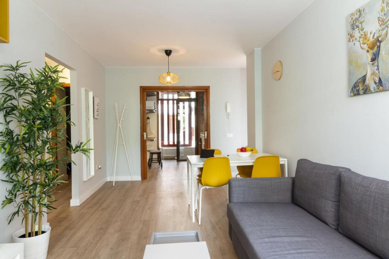 Homeforguest New Modern Apartment With Pool Арона Экстерьер фото
