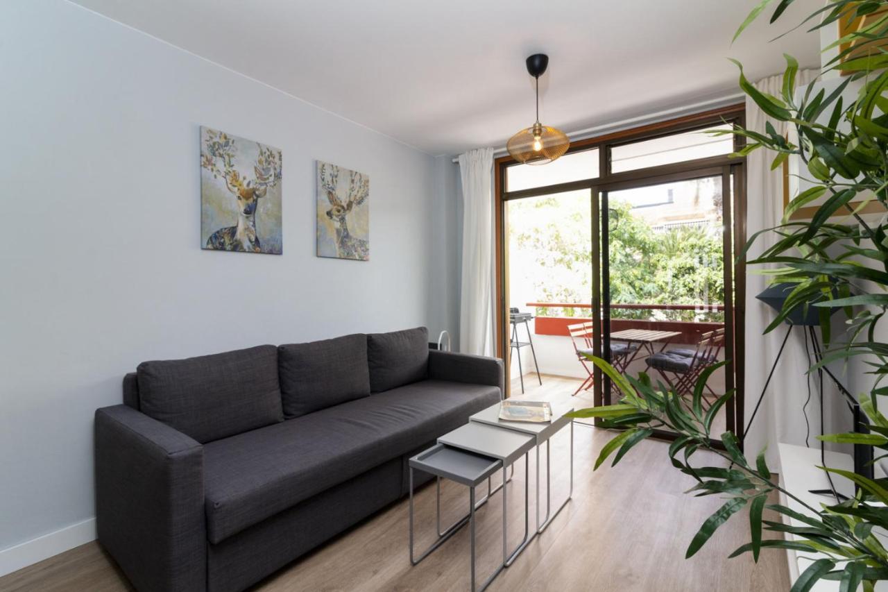 Homeforguest New Modern Apartment With Pool Арона Экстерьер фото