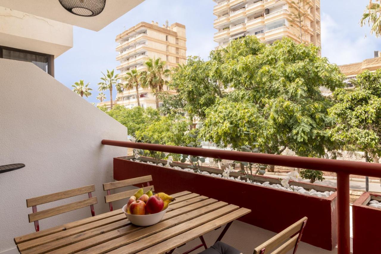 Homeforguest New Modern Apartment With Pool Арона Экстерьер фото